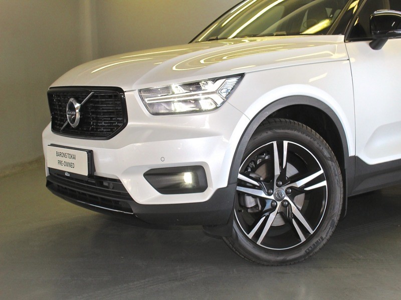 2021 VOLVO XC40 T4 R-DESIGN GEARTRONIC