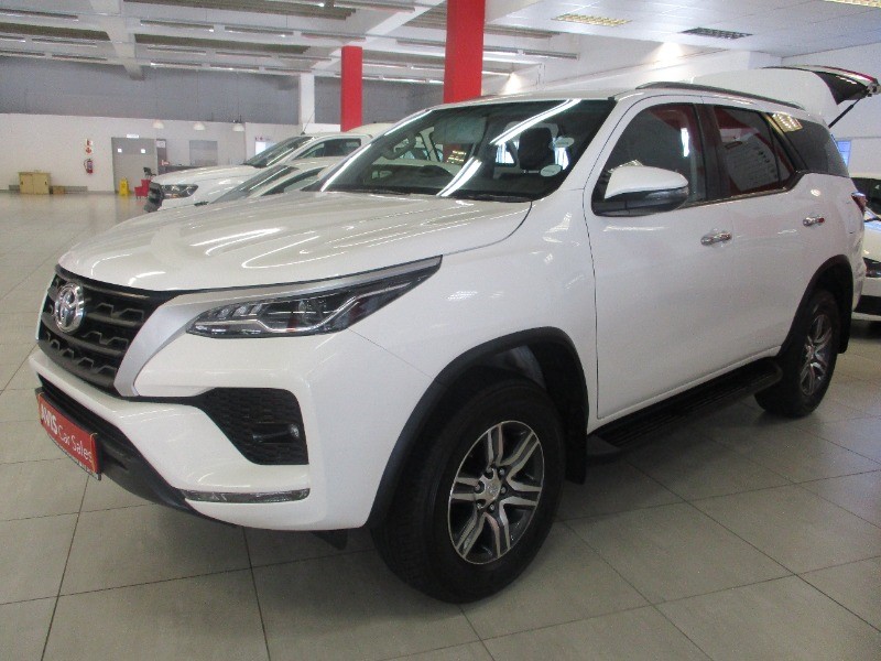 TOYOTA FORTUNER 2.4GD-6 R/B A/T (2016-3) - (2020-10) WHI