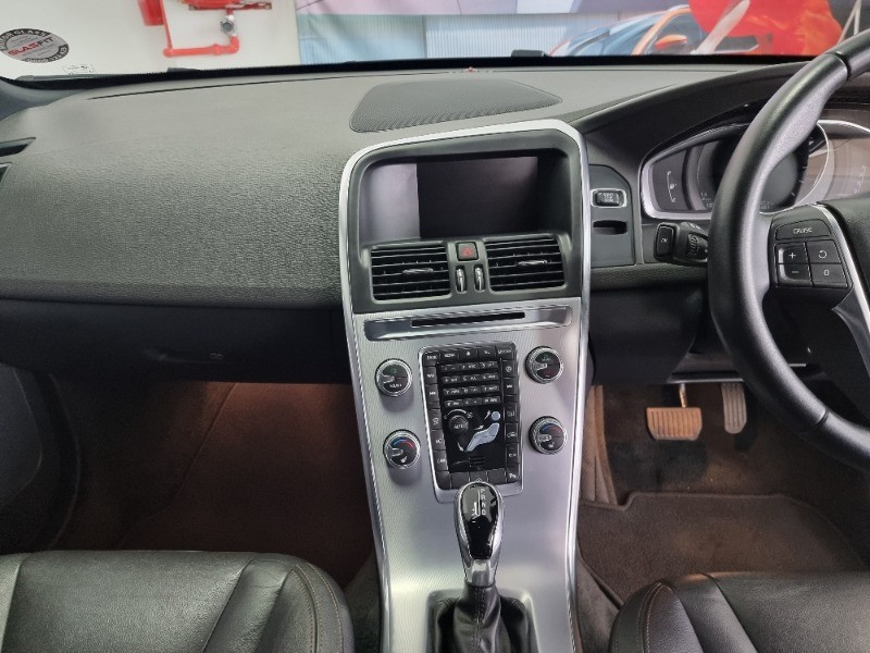 2017 VOLVO XC60 D4 MOMENTUM GEARTRONIC (DRIVE-E)