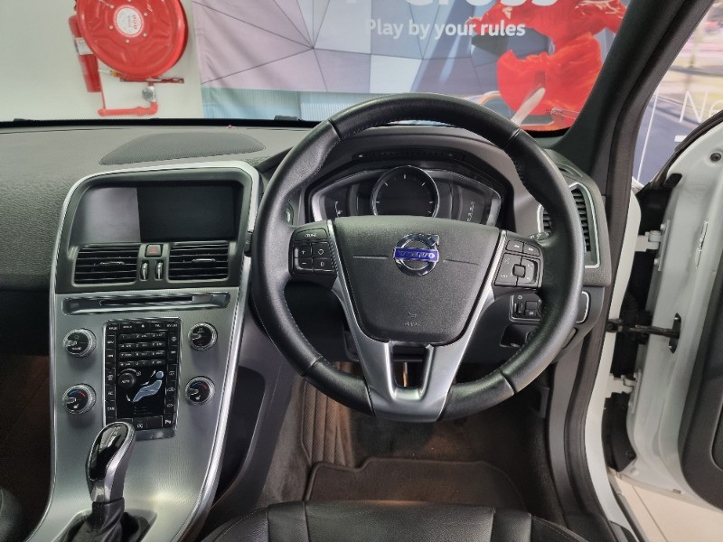 2017 VOLVO XC60 D4 MOMENTUM GEARTRONIC (DRIVE-E)