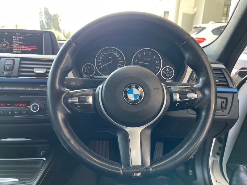 2015 BMW 320i M SPORT A/T (F30)